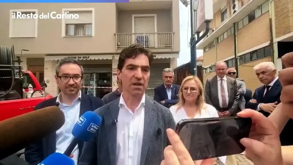 Palazzina crollata, il sindaco di Porto Sant’Elpidio: “Non può essere una domenica normale”. Aperto un fascicolo: le ipotesi dell’esplosione