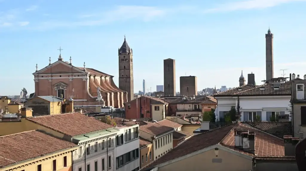 Bologna “vince” nella graduatoria dell’aumento degli stipendi tra il 2019 e il 2025