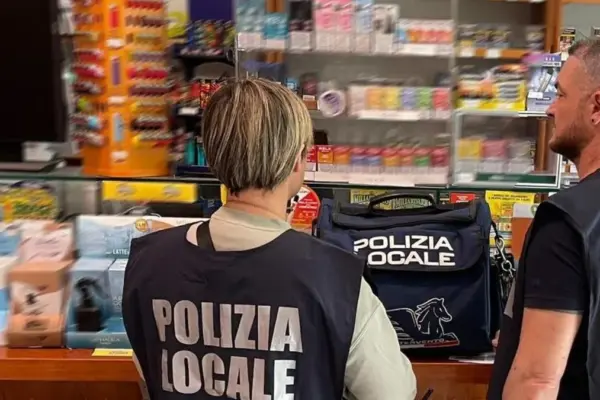 Sells cigarettes to minors: hefty fine of 4,000 euros to a tobacconist in Bologna