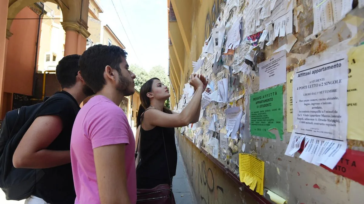 High rents in Bologna, 45% increases in just 6 years. “Costs devour over half of the salary”