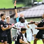 Il Bologna starts badly, with Arminia Bielefeld it ends 0-4. Rowe sent off: he is fouled and then hits the opponent