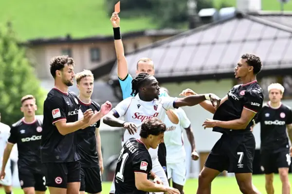 Il Bologna starts badly, with Arminia Bielefeld it ends 0-4. Rowe sent off: he is fouled and then hits the opponent