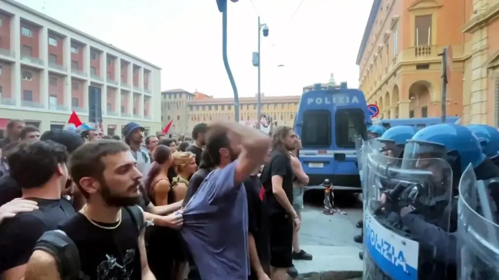 Presidio per Fakir, Bignami contro il sindaco: “È un irresponsabile, adesso deve dimettersi”
