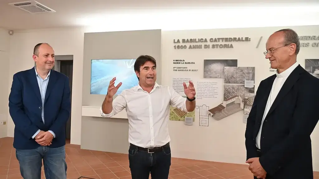 From left: Deputy Mayor Daniele Vimini, Mayor Andrea Biancani and Archbishop Sandro Salvucci