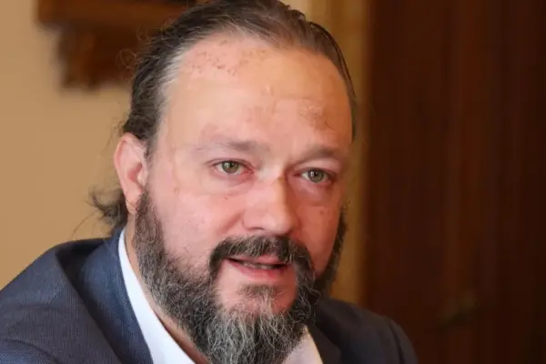 The mayor of Ferrara Alan Fabbri is under investigation for the message about Anselmo's son