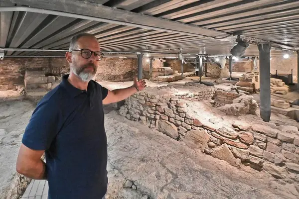 The underground mosaics: obols, tesserae, and tombs. The treasure beneath the Cathedral. "Visits already sold out"
