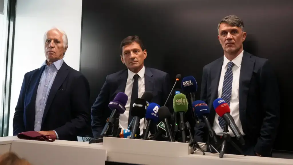 Malagò with Maldini and Leonardo (Imagoeconomica)