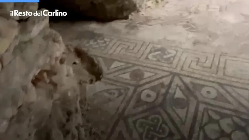 The underground mosaics: obols, tesserae and tombs. The treasure beneath the Duomo. “Visits already sold out”