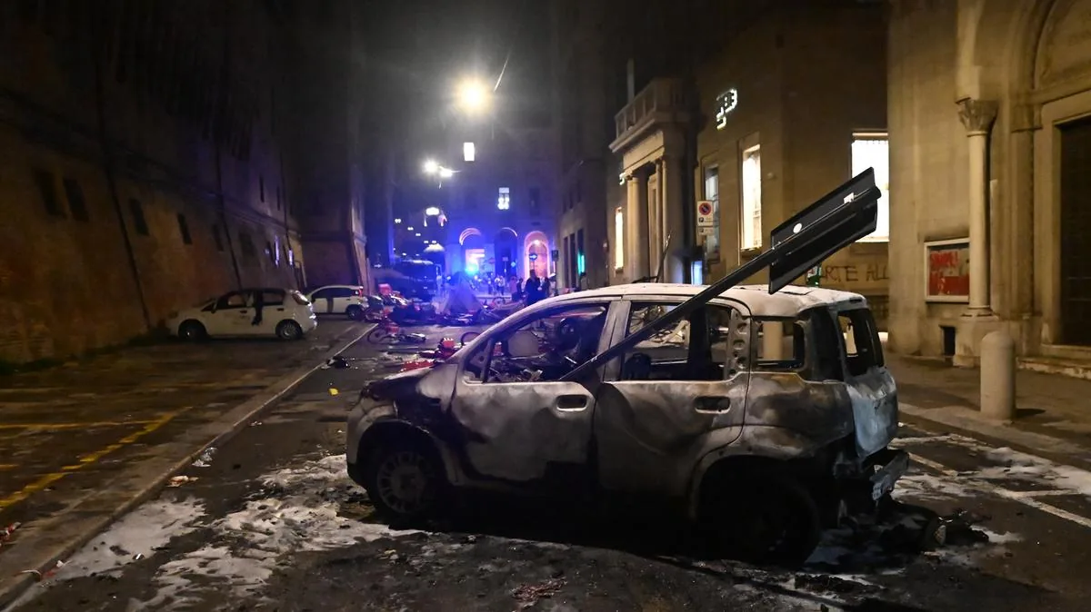 Clashes for Fakir, tourists cancel their trip to Bologna. The maxi dinner for 24 people in a restaurant d is cancelled