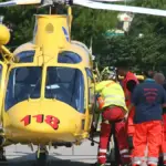 She gets off the boat, the propeller slashes her thigh: a woman in her forties injured