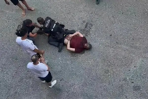 “Enough.” But he dies in handcuffs, pinned face down by the police: in a video the agony of a 42-year-old