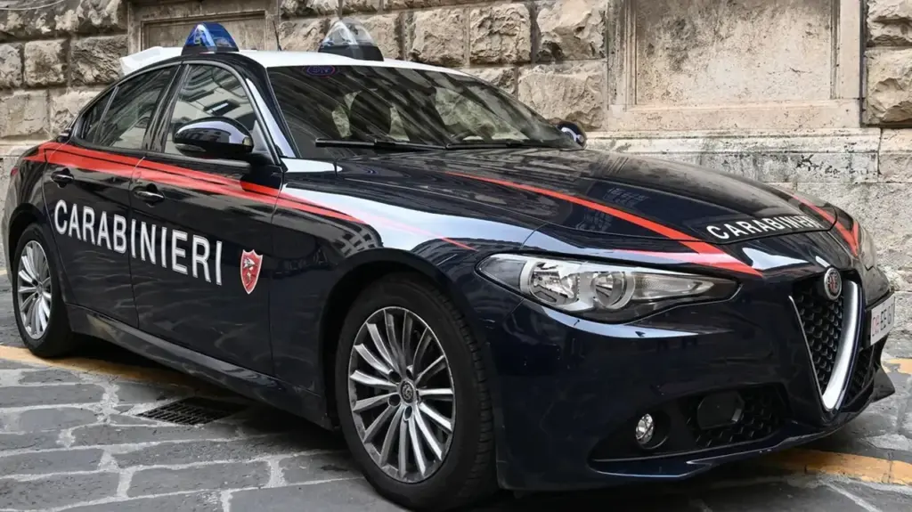 I carabinieri sono intervenuti a sedare la violenta rissa tra famiglie