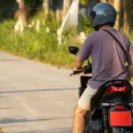 On the highway on a moped from Bologna towards Puglia: 1000 euro fine. "I wanted to reach Bari"