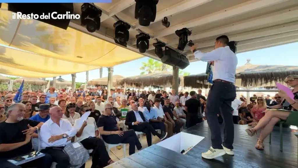 “Aggredito dallo staff di Vannacci”: la denuncia dell’inviato di Fedez. Il generale sul caso Barboni: “Giudicheranno gli inquirenti”