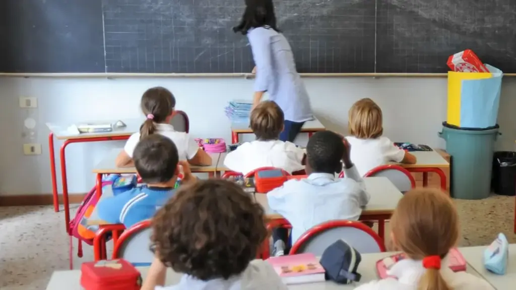 The experiment concerns elementary school children