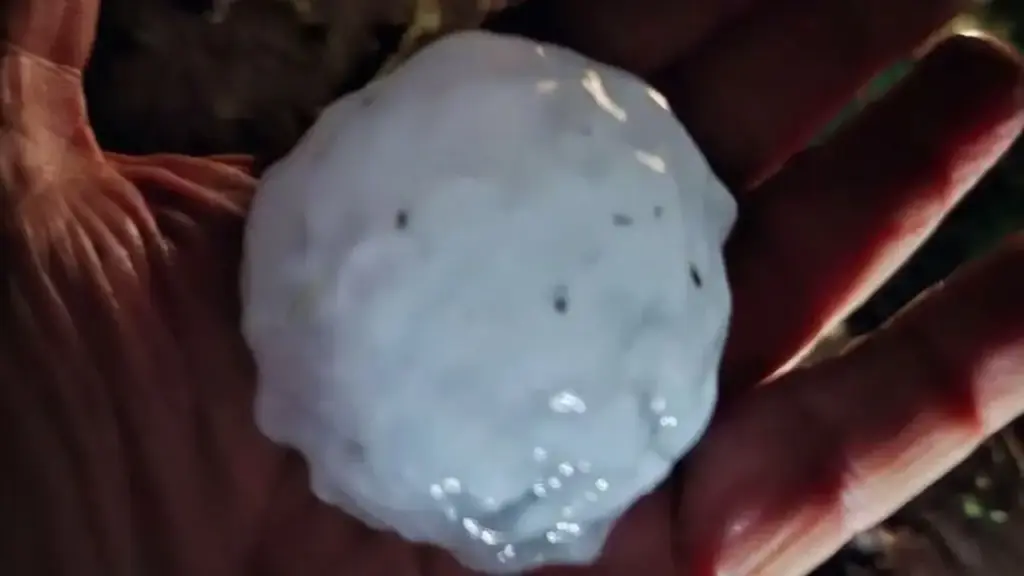 Hailstones up to 9 centimeters in the Ferrara area