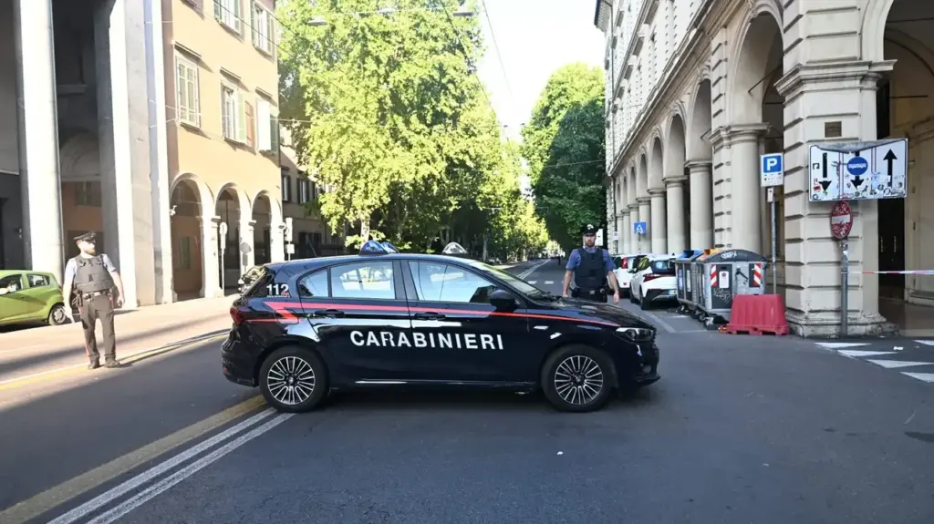 Bomb alert on via Irnerio in Bologna