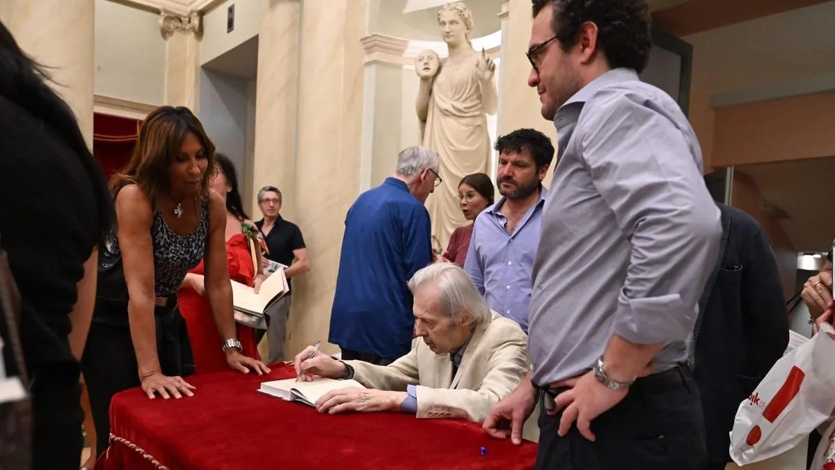 Milanesiana worthy of applause. Sgarbi face to face with Paolo Del Debbio for ‘The Closest Sky’