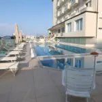 Magdalena dead at 4 years old in the hotel pool, tragedy captured by cameras: she remained in the water for 7