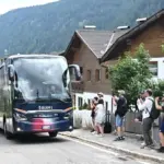 The Bologna season begins: the arrival at the Valles training camp and the fans' embrace