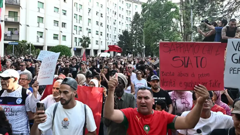 At Pilastro, the popular march for Fakir was peaceful (Photo Schicchi)