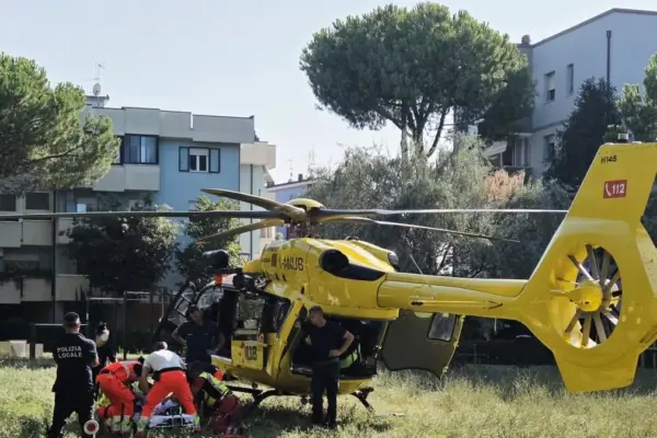 3-year-old child hit by tourist train: in serious condition