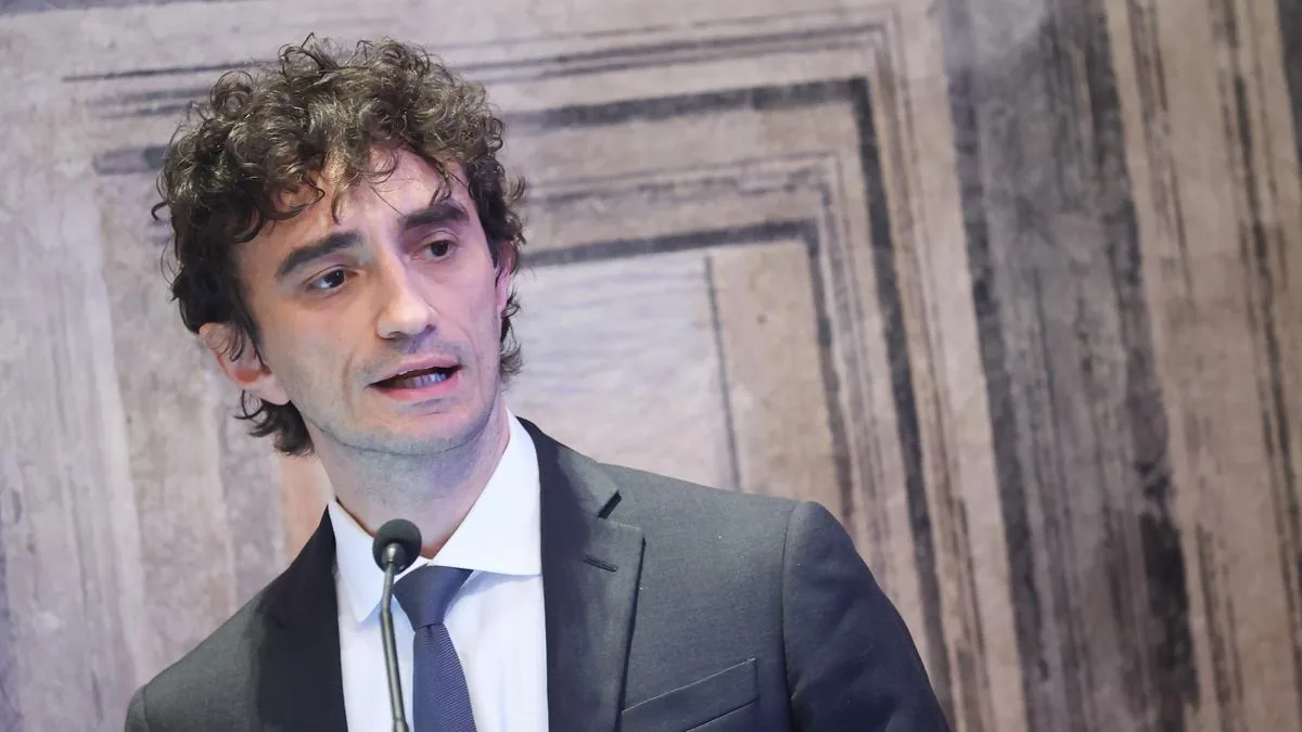 Sit-in for Fakir, Bignami against the mayor: "He is irresponsible, now he must resign"