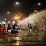 Bologna after the Fakir sit-in, damage and controversies: 50 injured among law enforcement. The live coverage
