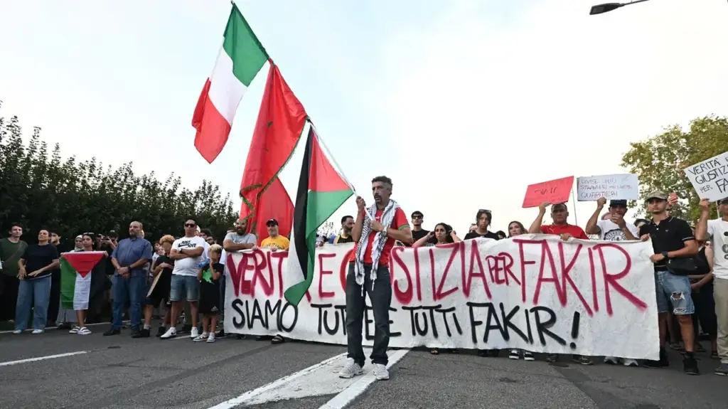 Flags and banners: "Truth and justice for Fakir"