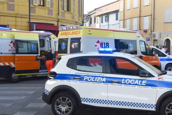 Out-of-control car crashes into crowd in Rimini: fear and injuries in Borgo San Giuliano