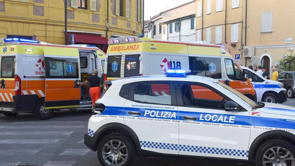 Out-of-control car crashes into crowd in Rimini: fear and injuries in Borgo San Giuliano