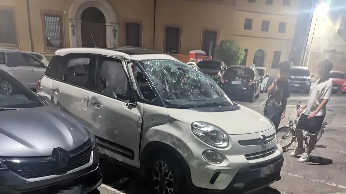 Car speeding overturns, night of madness in Garibaldi Square