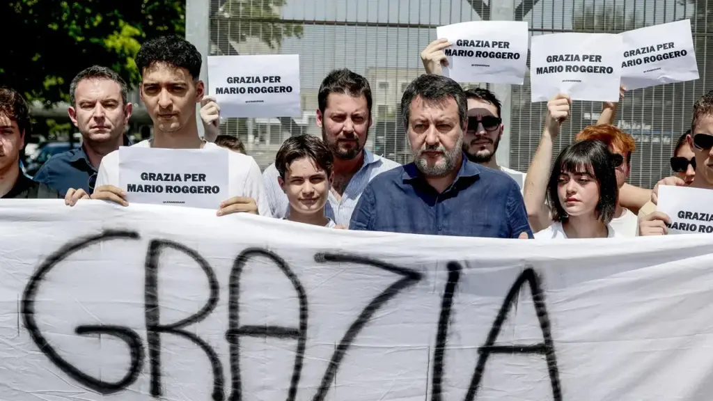 The Minister of Infrastructure Matteo Salvini with the young members of the League after visiting Mario Roggero in Bollate prison