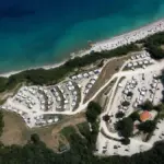 The campsite "Il Conero" is born, a mega structure will host up to 516 guests, cars and caravans above hotels and st