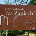Iva Zanicchi, the plaque vandalized just 2 days after the inauguration: “Serious act that strikes a symbol of