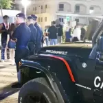 Chaos in Riccione: attacks group of kids, hits car and bus. Carabinieri raid