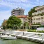 Ninety guests in a 36-bed hotel: rooms overcrowded beyond all limits and non-compliant mattresses
