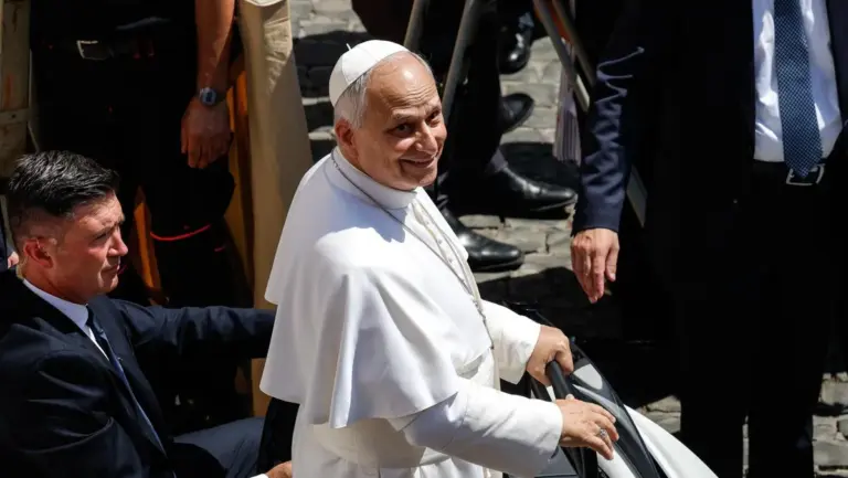 Rimini mobilized for Pope Leo, the program: crowd bath at the Meeting and at the port