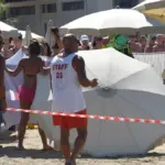 Feels unwell while bathing on Ferragosto: 69-year-old tourist from Bologna dies