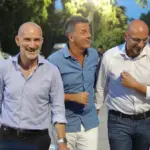 Renzi, tour in the Pd parties. The former premier on stage with Bonaccini: “This time they are divided, we win”