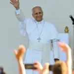 Crowd surge for Pope Leo in San Marino: hundreds of faithful along the streets. Mattarella: “Closeness to the community instills hope”