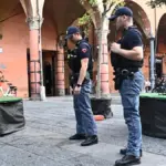 Stabbing in Piazza Verdi in Bologna, young man attacked and injured in the face by a group of 4 people