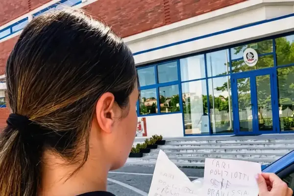 “Dear police officers, you are amazing”: the moving anonymous notes from children that touched the heart of
