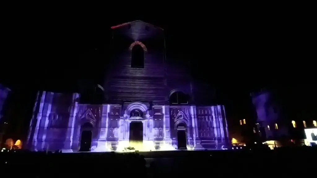 Videomapping sulla basilica di San Petronio: tutti in piazza per scoprire i volti della facciata incompiuta
