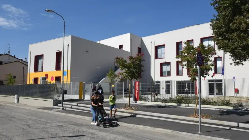 The new Maroncelli school in Forlì, for the inauguration Prime Minister Giorgia Meloni sent a message (photo Frasca)