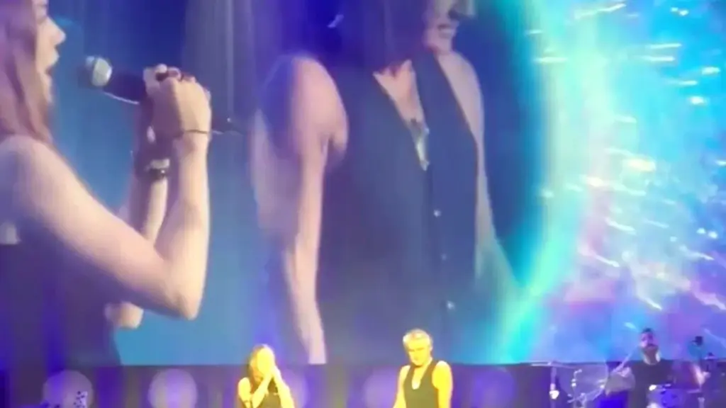 Ligabue sings with his daughter Linda the song he wrote for her, in front of 5000 people: “An emotion that will always remain in my heart”
