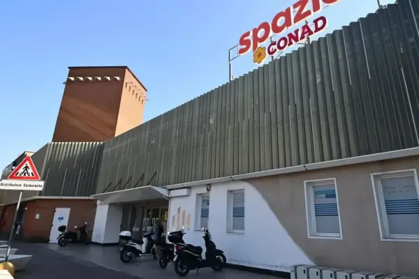Mourning at Conad in via Larga: 2 hours of closure to remember colleague Stefania. “She was a good person and spe