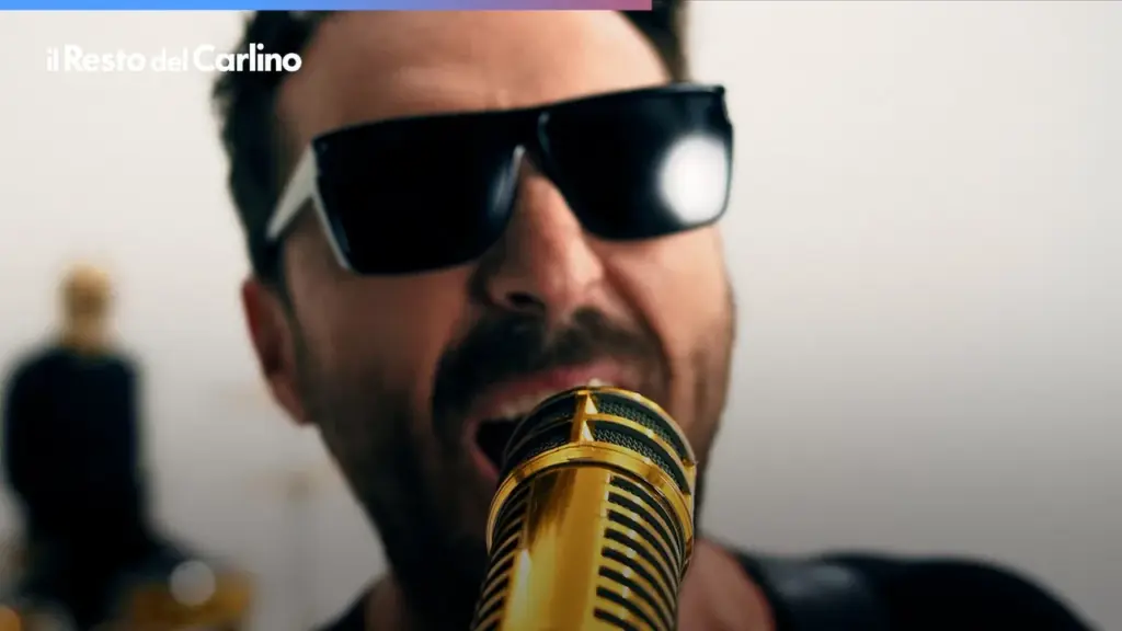 Cesare Cremonini: “Torno esordiente, tolgo la maschera dell’artista”. Ecco Paparazzi, il suono garage rock per Amateur