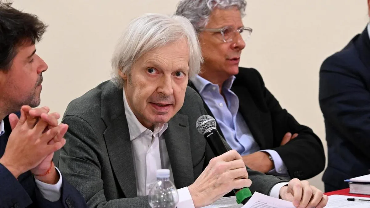 Vittorio Sgarbi welcomed by a long and emotional applause in Ferrara: “The exhibition is an undertaking, it has a European dimension