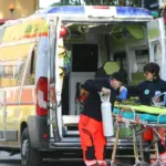 Motorcycle overtakes a truck and hits an 8-year-old girl on the crosswalk: the child and the rider are in serious condition